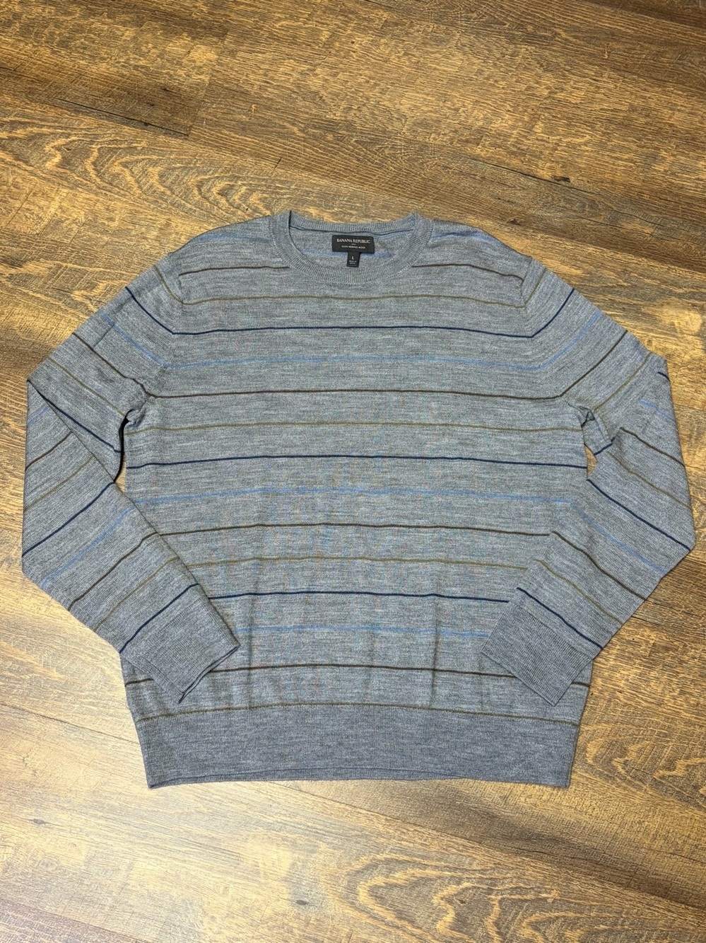 Banana Republic 100% Merino Wool Mens Large Stripe Crewneck Sweater Gray Blue